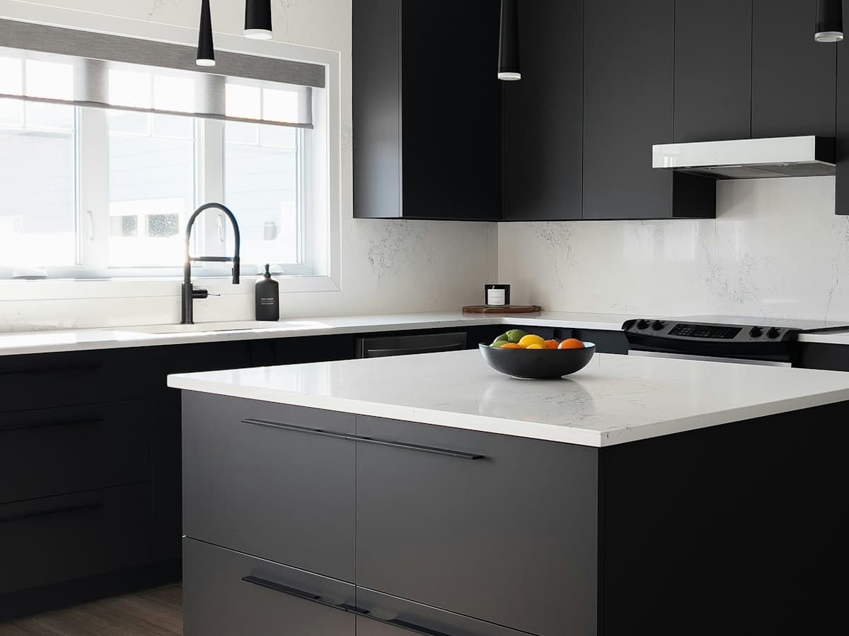 Modern remodeled kitchen in Dubai by ZUSH